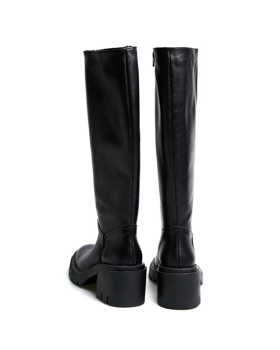 BOTA LARISA