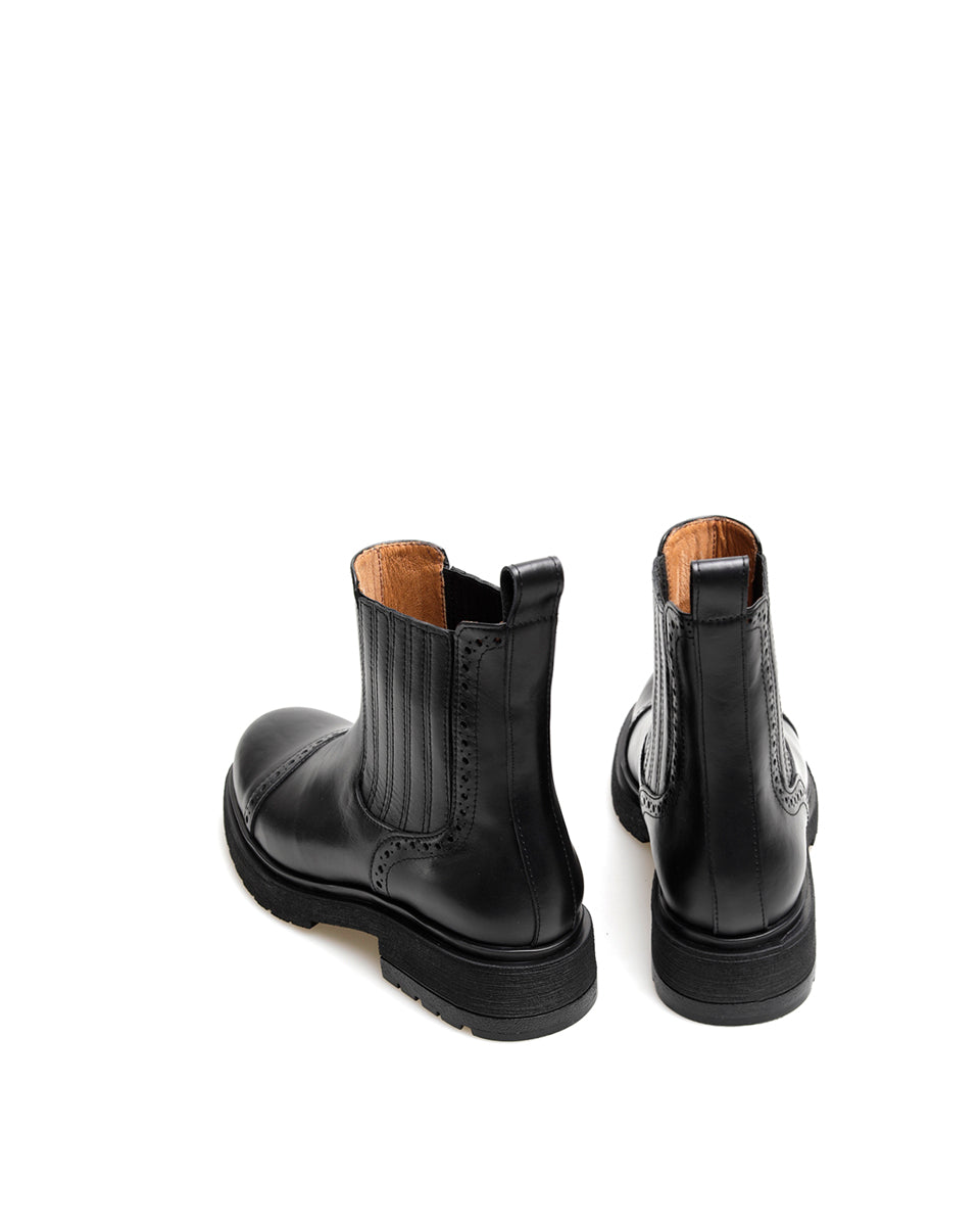 BOTA ADORE