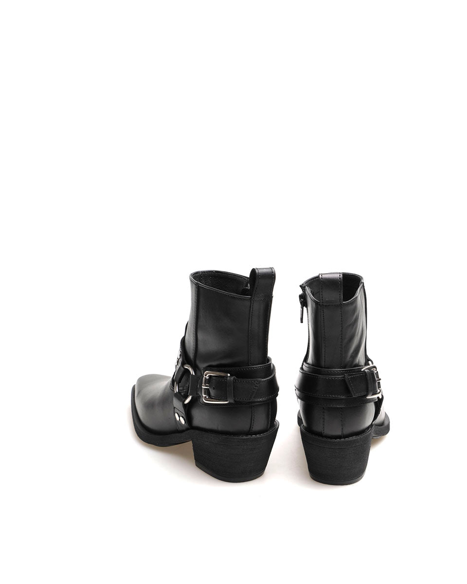 BOTA BAZ