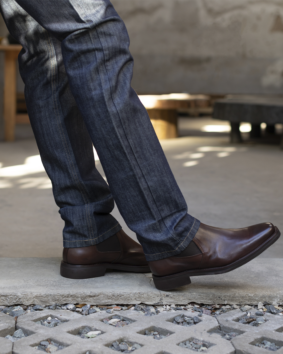 Bota Aston